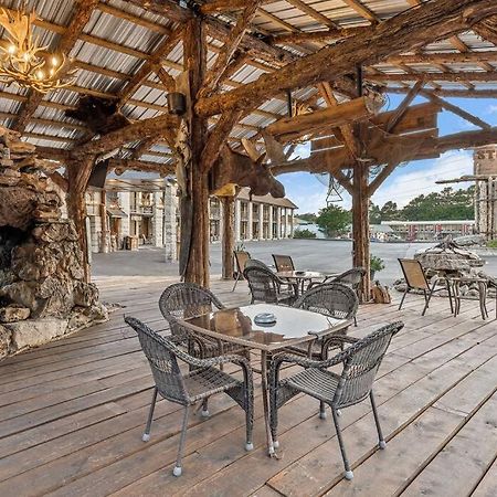 Stonegate Lodge King Bed Wifi 50 In Roku Tv Salt Water Pool Room # 101 Eureka Springs Bagian luar foto