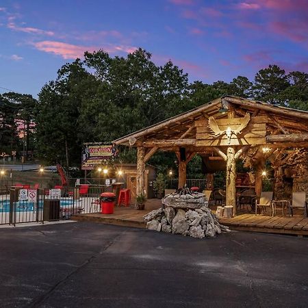 Stonegate Lodge King Bed Wifi 50 In Roku Tv Salt Water Pool Room # 101 Eureka Springs Bagian luar foto