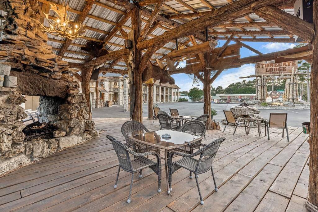 Stonegate Lodge King Bed Wifi 50 In Roku Tv Salt Water Pool Room # 101 Eureka Springs Bagian luar foto