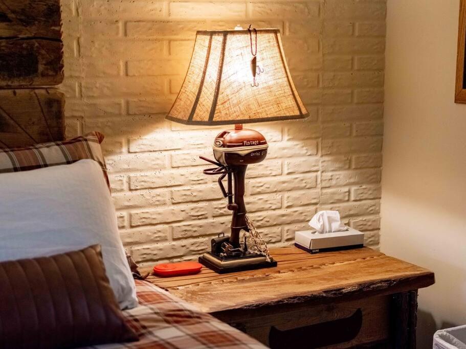 Stonegate Lodge King Bed Wifi 50 In Roku Tv Salt Water Pool Room # 101 Eureka Springs Bagian luar foto